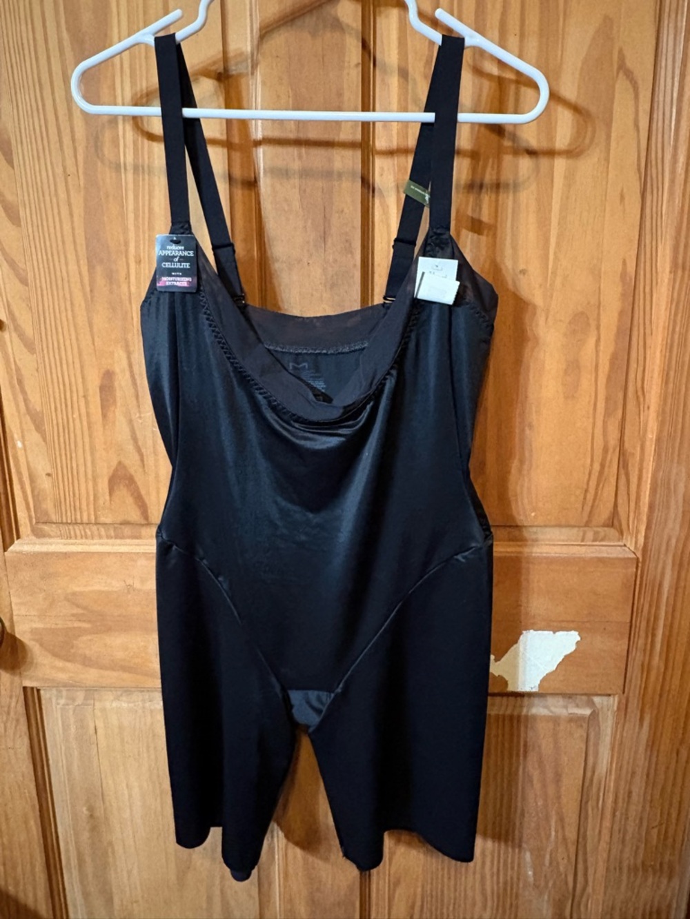 NFS-SOLD-VEGAS_POSH 
Maidenform Black Shaping Slip with Adjustable Straps